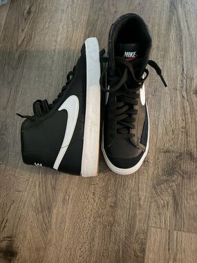 Nike Black & White Mid-Top Blazer Sneakers